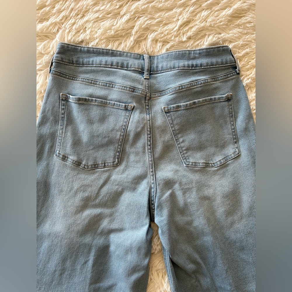 Old Navy | High-Waisted Wow Wide-Leg Jeans - Picture 7 of 9